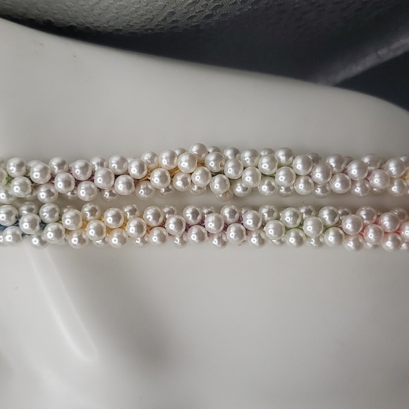 N3024 Rainbow threaded pearl necklace  unique - Picture 2 of 2